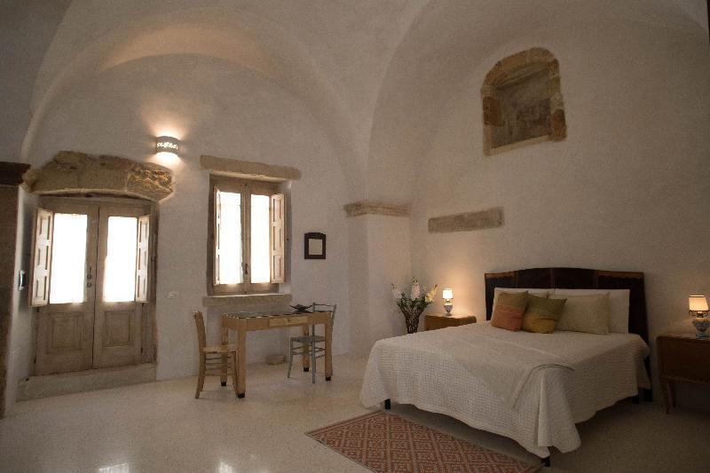 Historia- Dimore Corte Chiesa Corigliano dʼOtranto Dış mekan fotoğraf