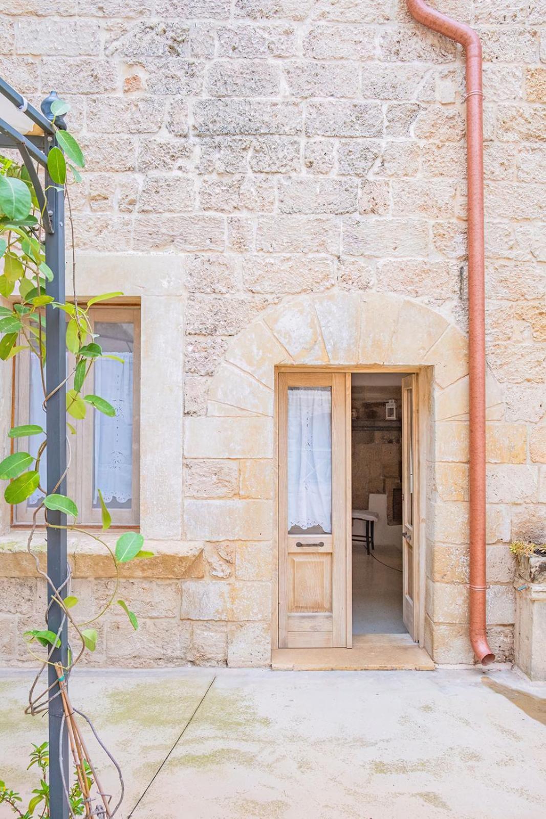 Historia- Dimore Corte Chiesa Corigliano dʼOtranto Dış mekan fotoğraf